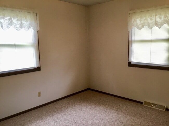 Building Photo - 6360 Princess Dr Unit Duplex for rent