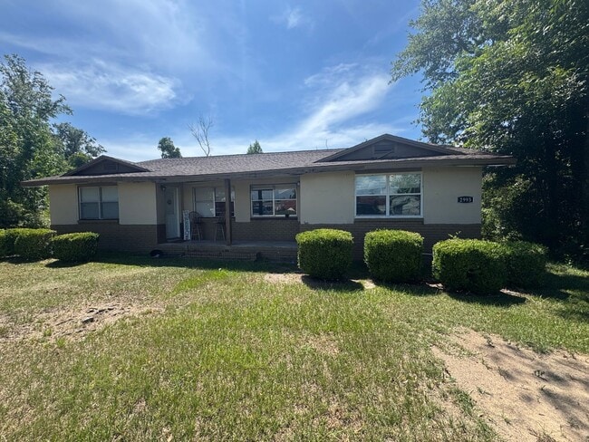 Building Photo - 2 Bedroom 1 Bathroom Duplex in Marianna Fl Rental