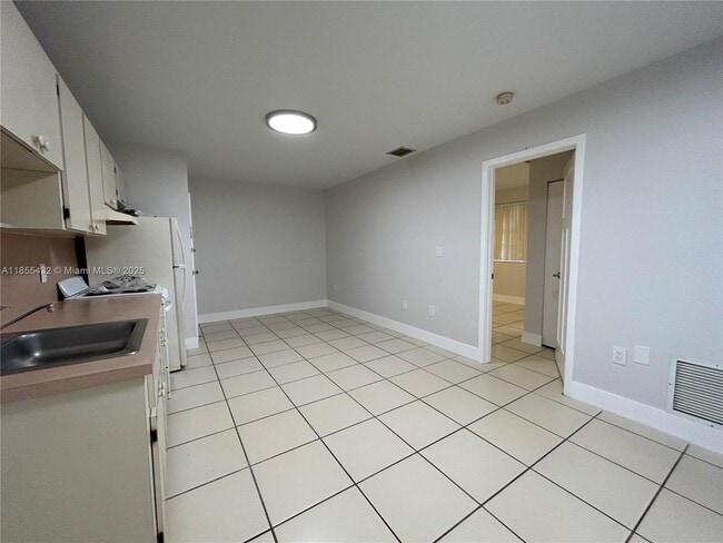 Photo - 25 W 4th St Unit 103