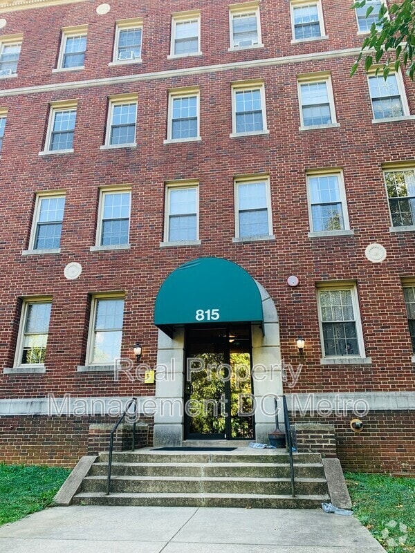 Building Photo - 815 Maryland Ave NE Rental