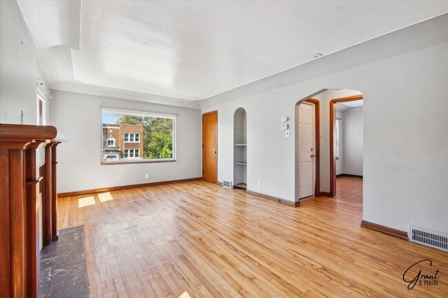 Photo - 5074 Chalmers St