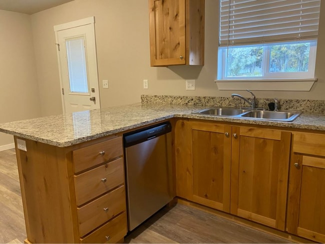 Photo - 2001 Lawrence Ln