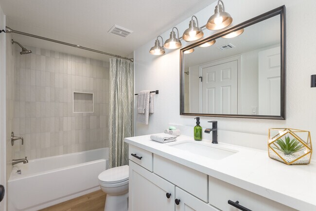 Photo - 1645 W Baseline Rd Unidad 2179