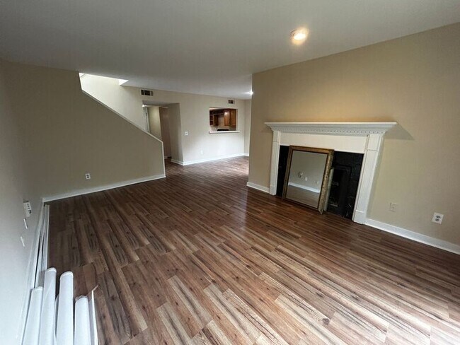 Photo - 9 Sycamore Ct