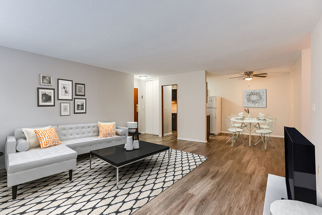 Photo - Eat Street Apartments