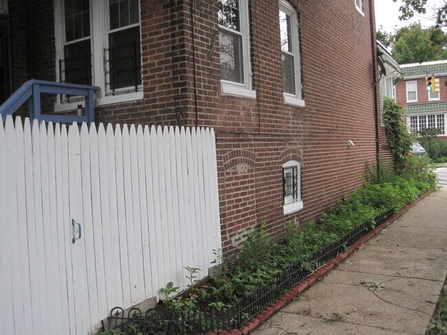 Photo - 2800 N Howard St