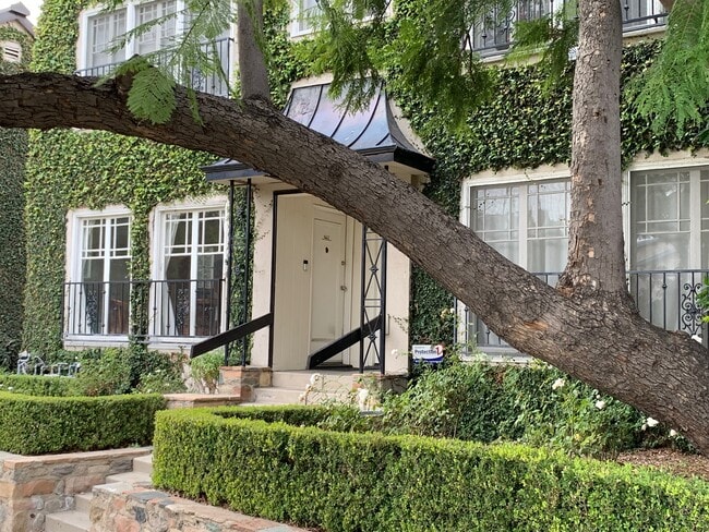 Building Photo - 647 N Windsor Blvd Unit 643