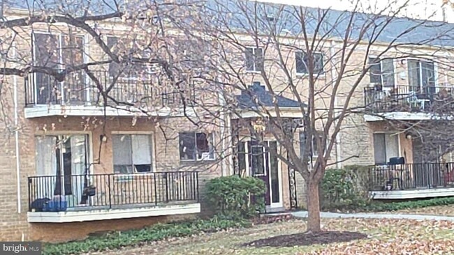 Photo - 10636 Montrose Ave Unit 201