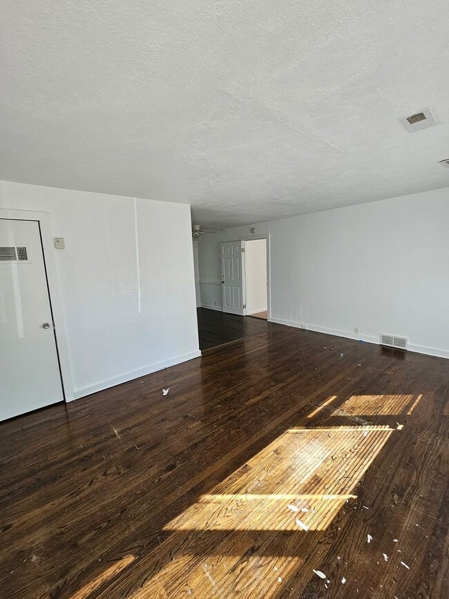 Photo - 4 bedroom 2 bath, must see inside!