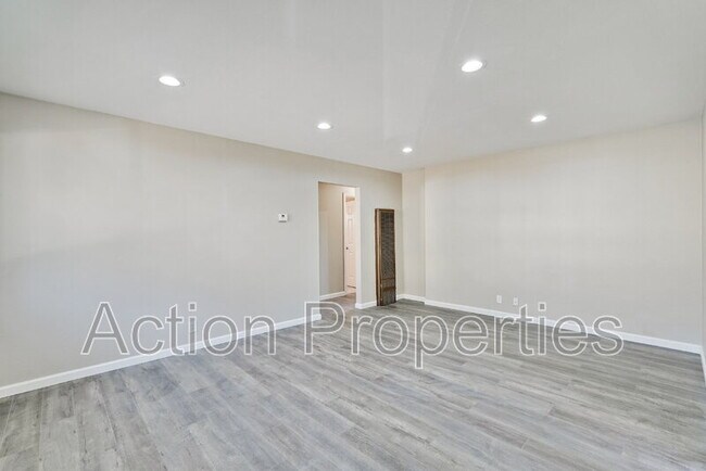 Photo - 685 Foxtail Dr Unit #4