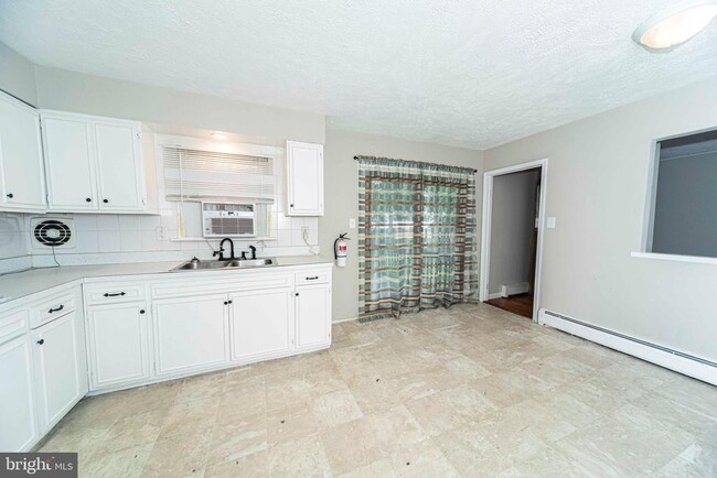 Photo - 30 Apple Ave