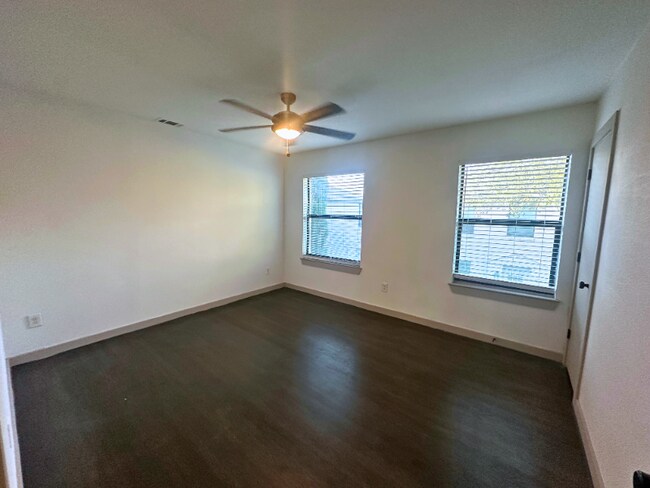 Photo - 6014 Victor St Unit 7