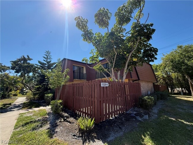 Building Photo - 1520 Park Meadows Dr