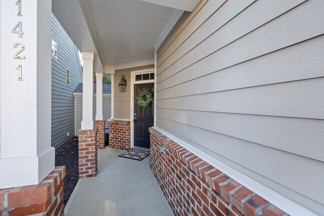 Photo - 3 Bed 2.5 Bath Home located in Heritage Hi...