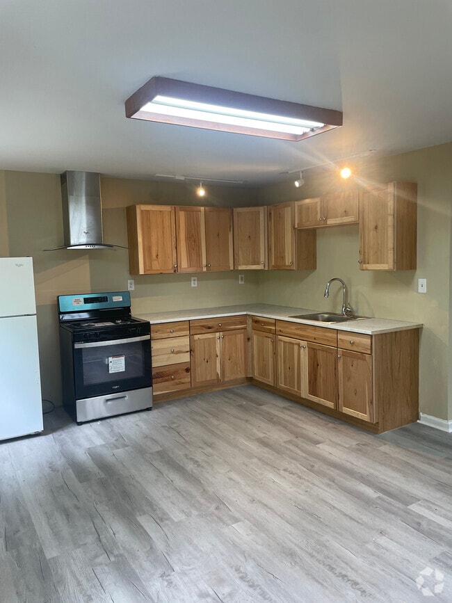 Building Photo - 207 Gorham Ave Rental