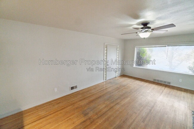Photo - 11 E Rich Ave