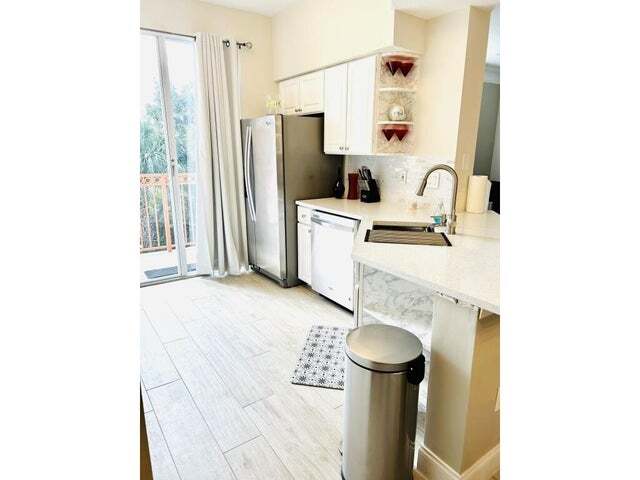 Photo - 2046 Alta Meadows Ln