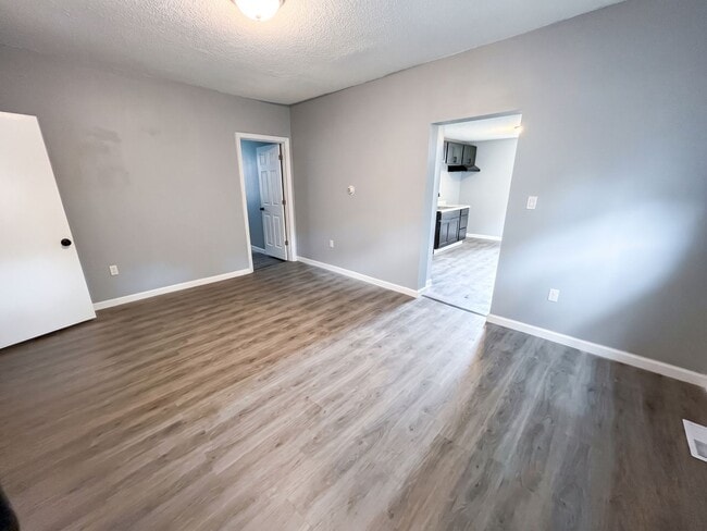 340 W 18th St Unit 3 (1716 Hickory)