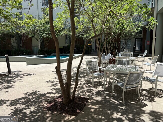 620 Glen Iris Dr NE Unit 207