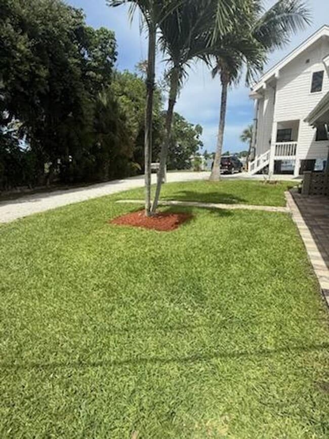 Photo - Cozy 2/1 home steps to the intercoastal!