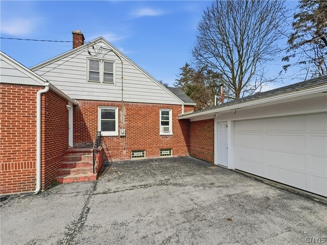 Photo - 429 Lionel Ave