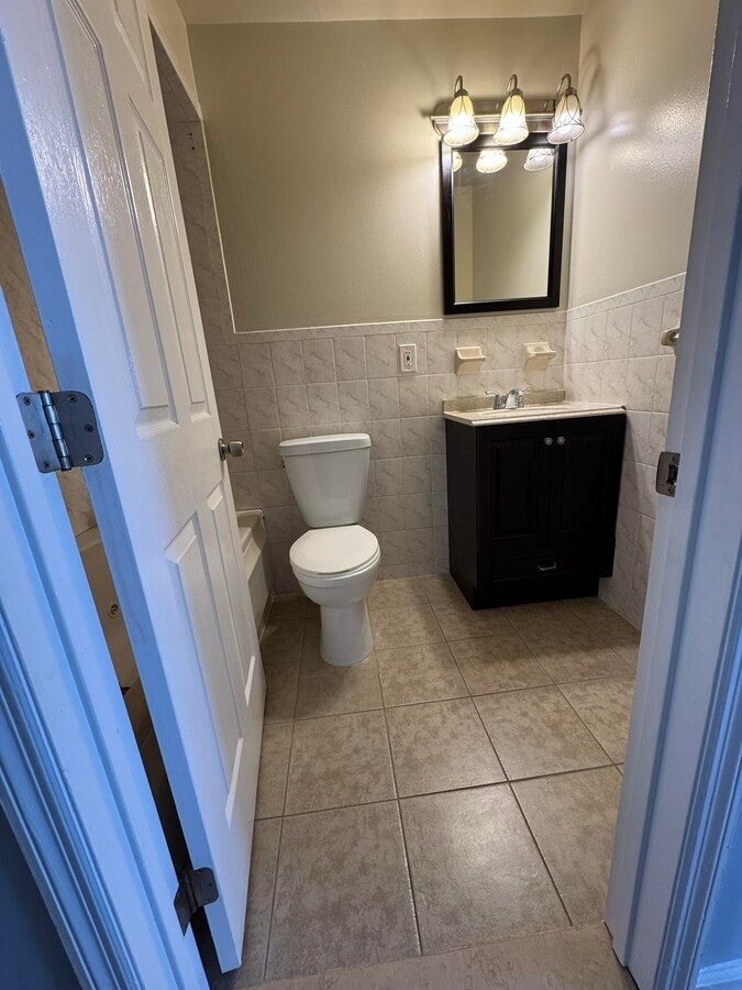 Photo - 86 W 16th St