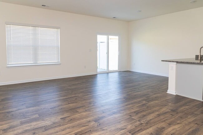 Photo - Move In Ready!!