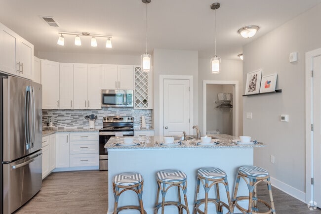 Rosewood - Studio / 745 sq. ft