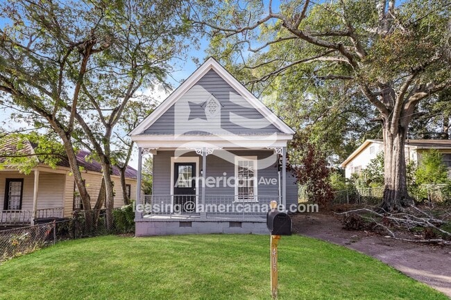 Building Photo - 405 20th St