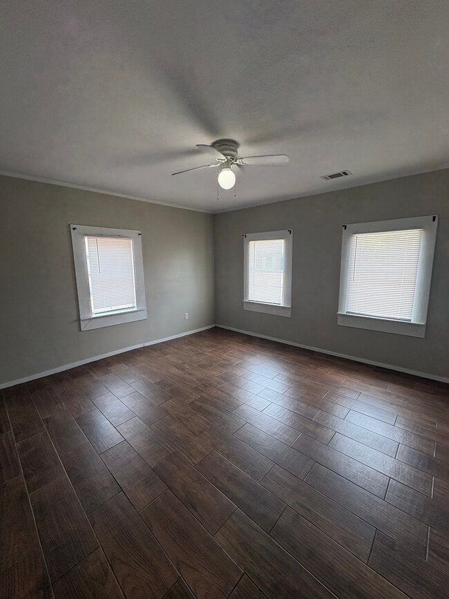 Photo - 2524 Norwich-