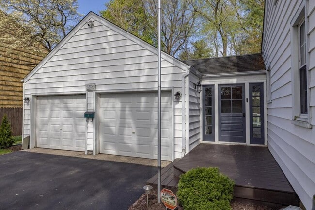 Photo - 5 Lindenwoods Rd