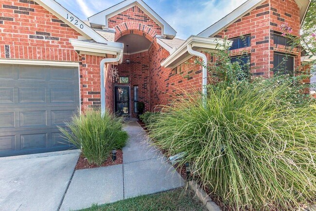 Front Walk - 1920 Rose Ct