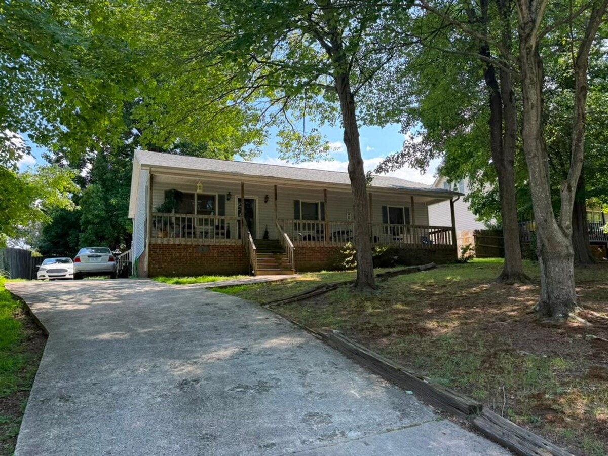 Photo - 109 Lanford Dr