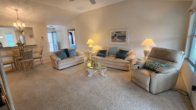 916 Eastmont Ct