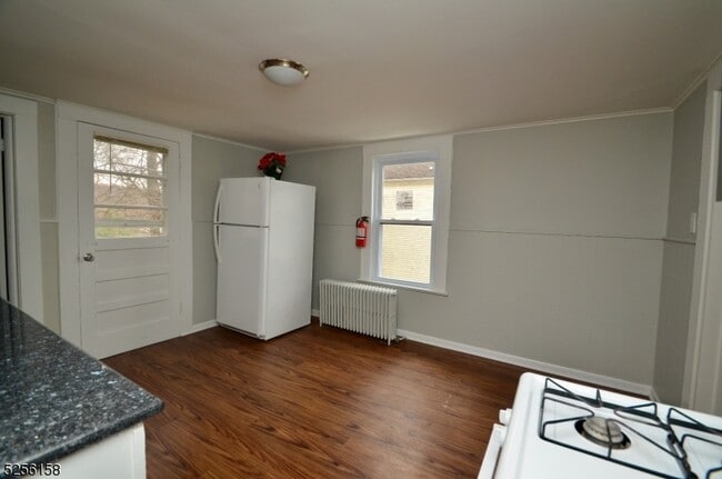 Photo - 30 Maple Ave