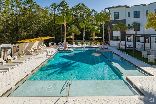 Building Photo - Silversaw Wesley Chapel