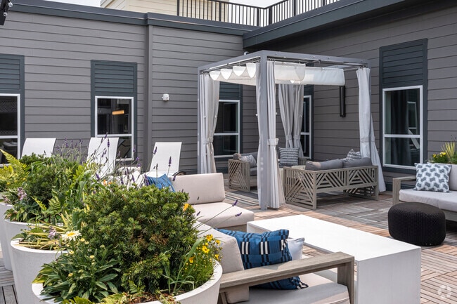 Rooftop Lounge