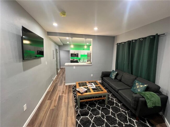 Building Photo - 3932 Vinceton St Rental