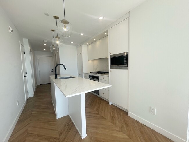 Photo - 8505-8505 Broadcast Ave SW