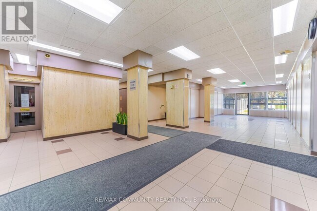 Photo - 3380 Eglinton Ave E Unité 511
