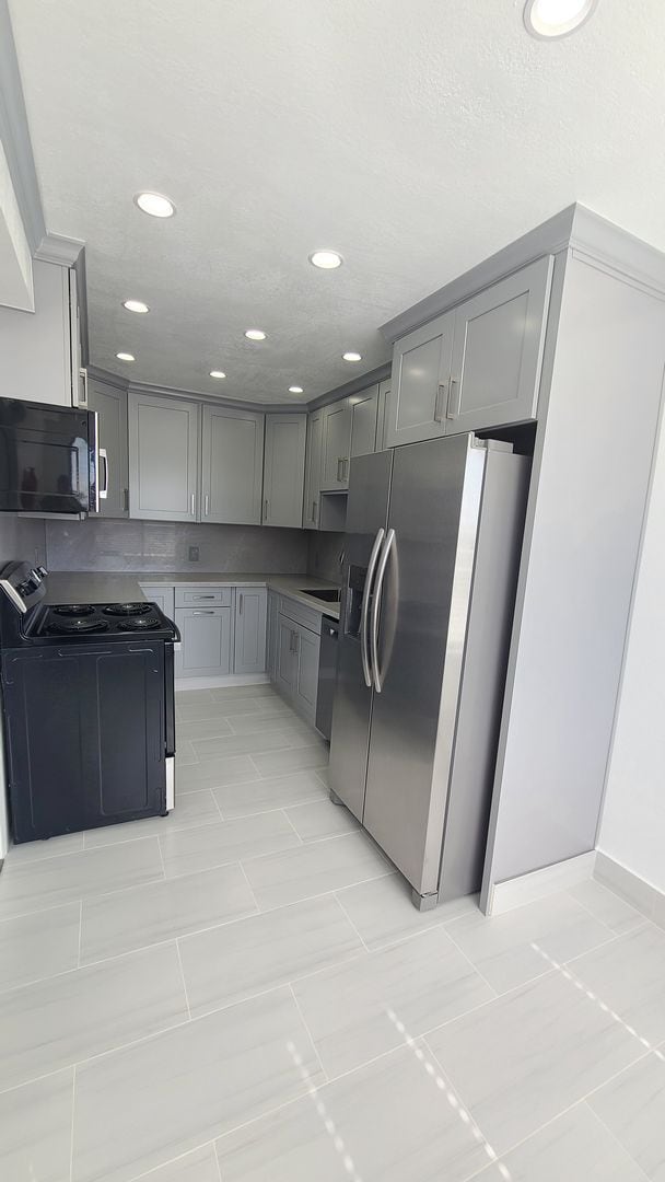 Photo - Full of light well located updated apt in Glen Park. Gustavo Lopez AMSI