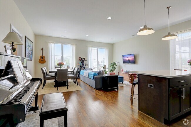 Building Photo - 2605 W North Ave Unit 3C Rental