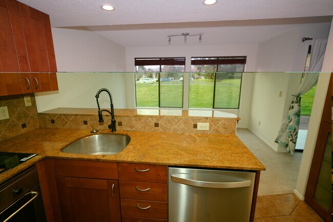 Photo - 11104 NE 68th St Unit A104