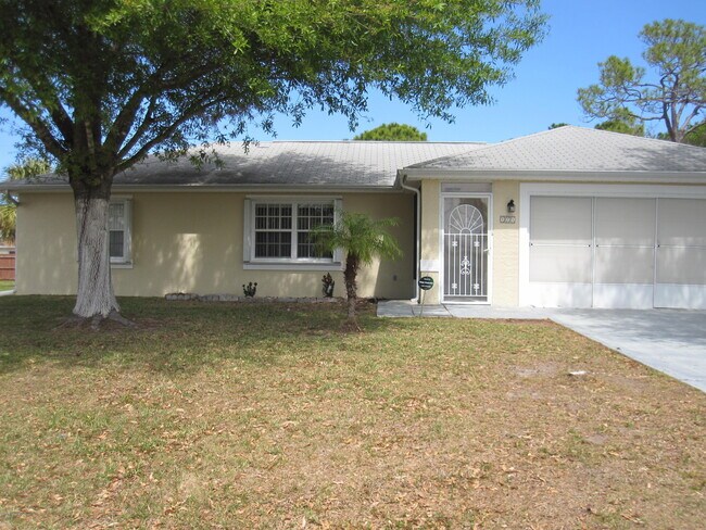 Photo - 171 Americana Blvd NE