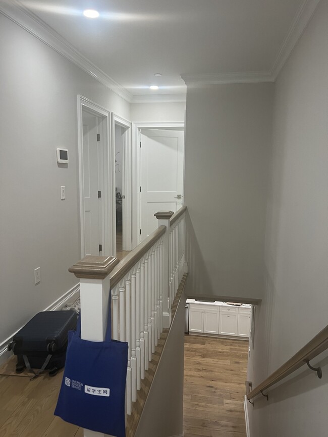 Photo - 18 Mount Hood Rd Apartments Unit 1
