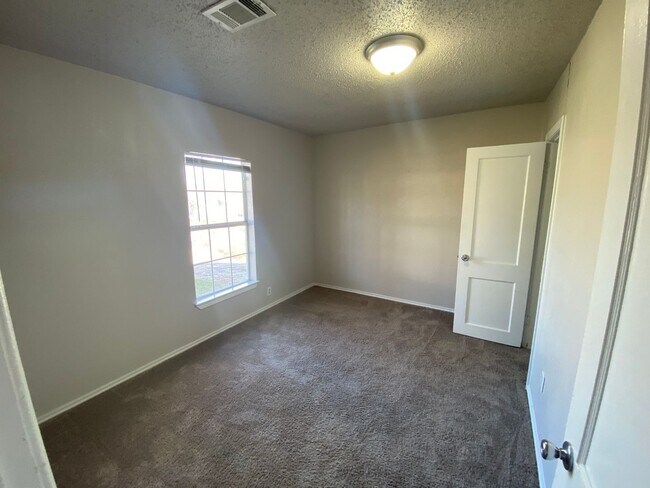 Photo - Single family home under $1000 a month