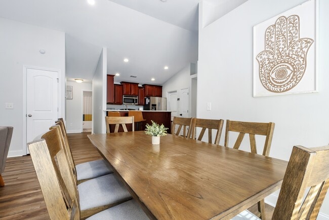 Photo - 265 Harold Murphy Dr