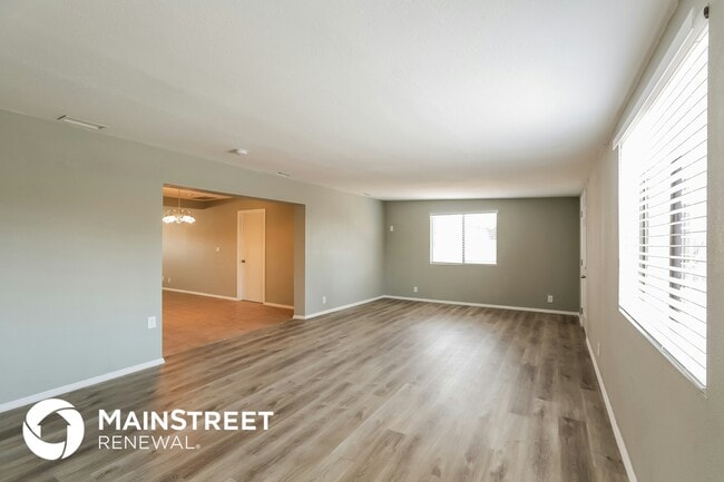 Photo - 1347 W 7th Dr