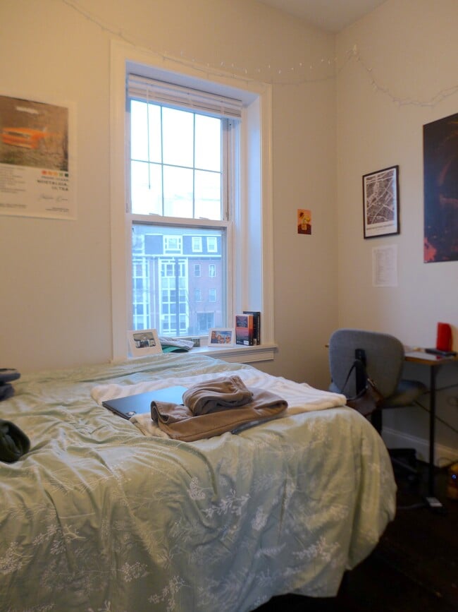 Photo - 17 Warwick St