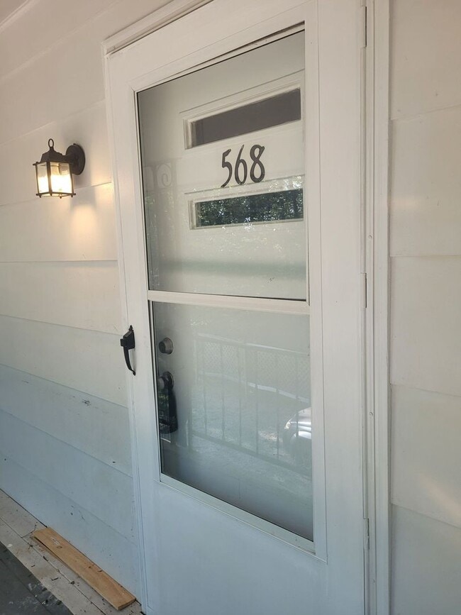 568 Julian Rd